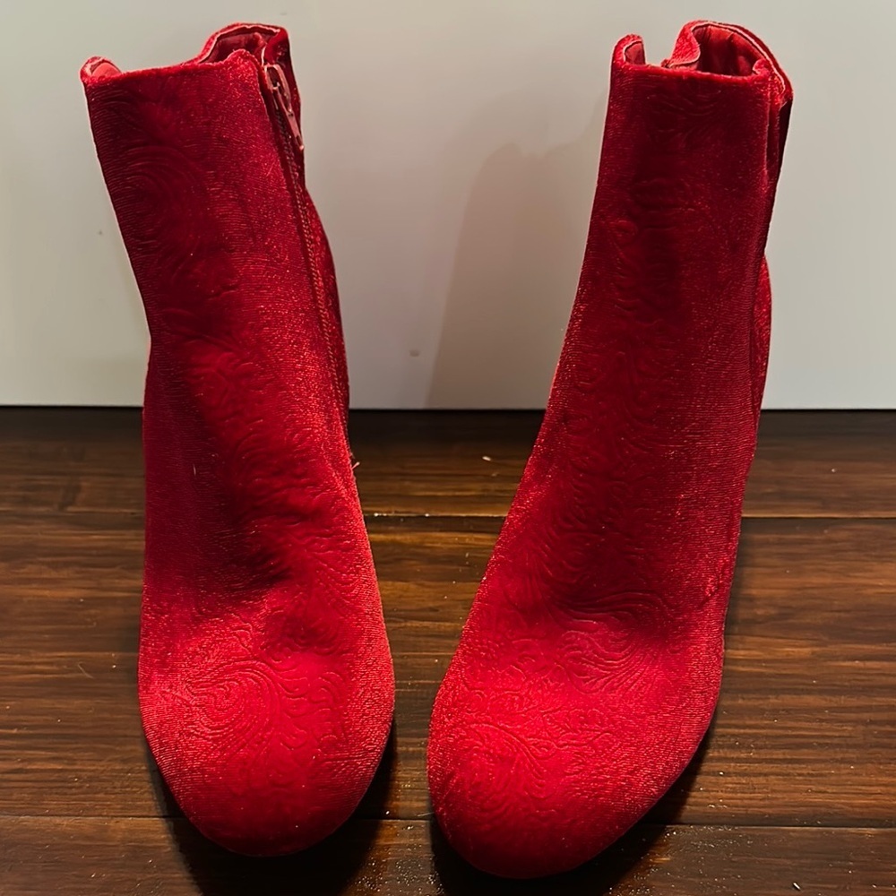 New Elegant Red Women's Ankle Boots. No box. Size 10 velour red. Zips on side